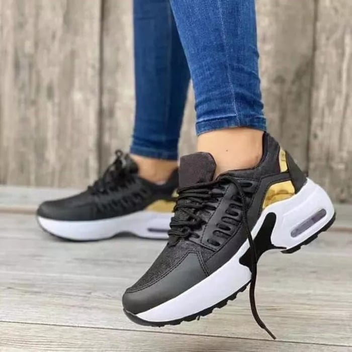 Sporty Ladies' Sneakers With Cushioned Sole And Lacing
