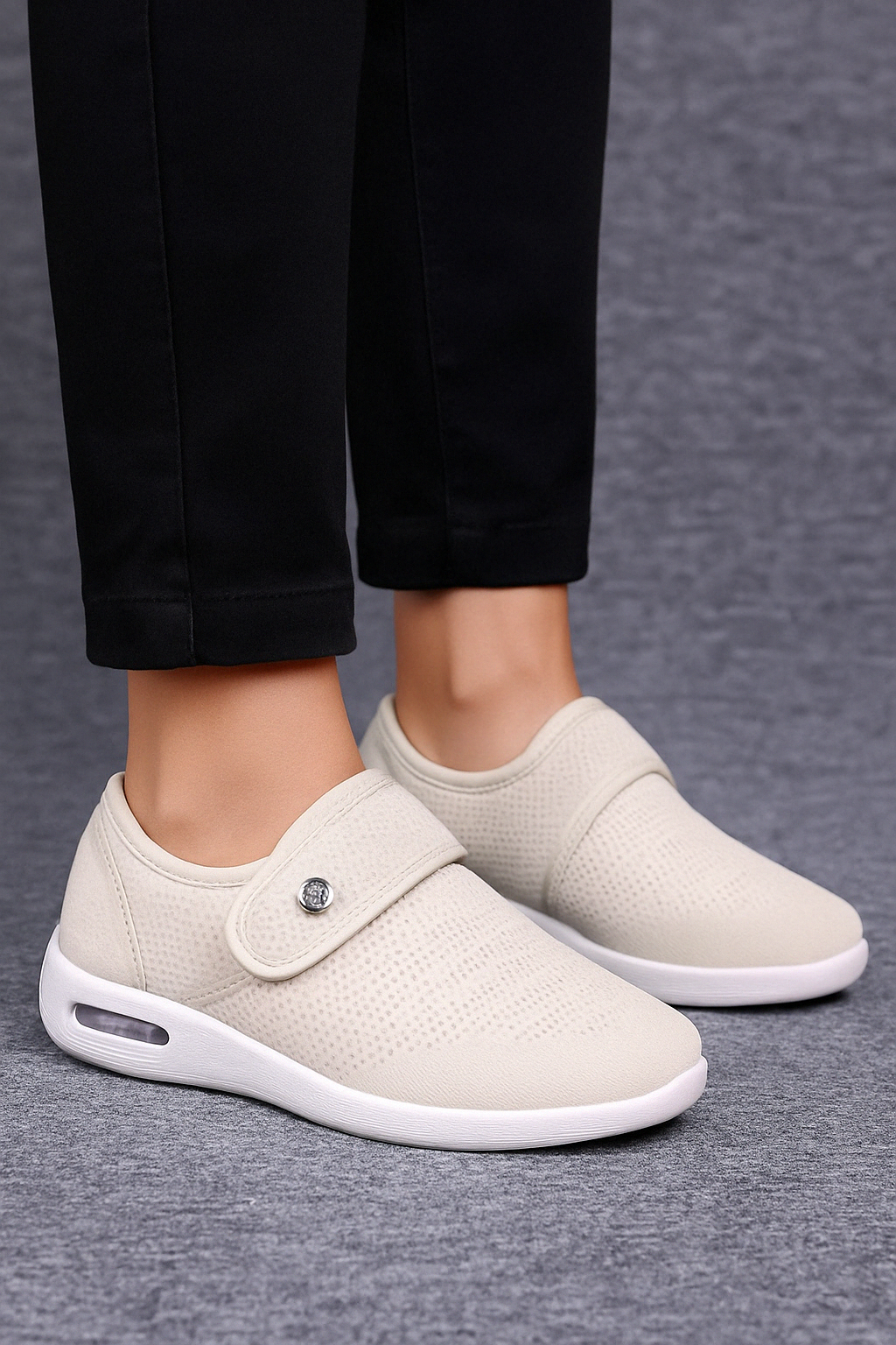 Men's Slip-on Shoes with Velcro and Comfort Sole for Everyday Wear